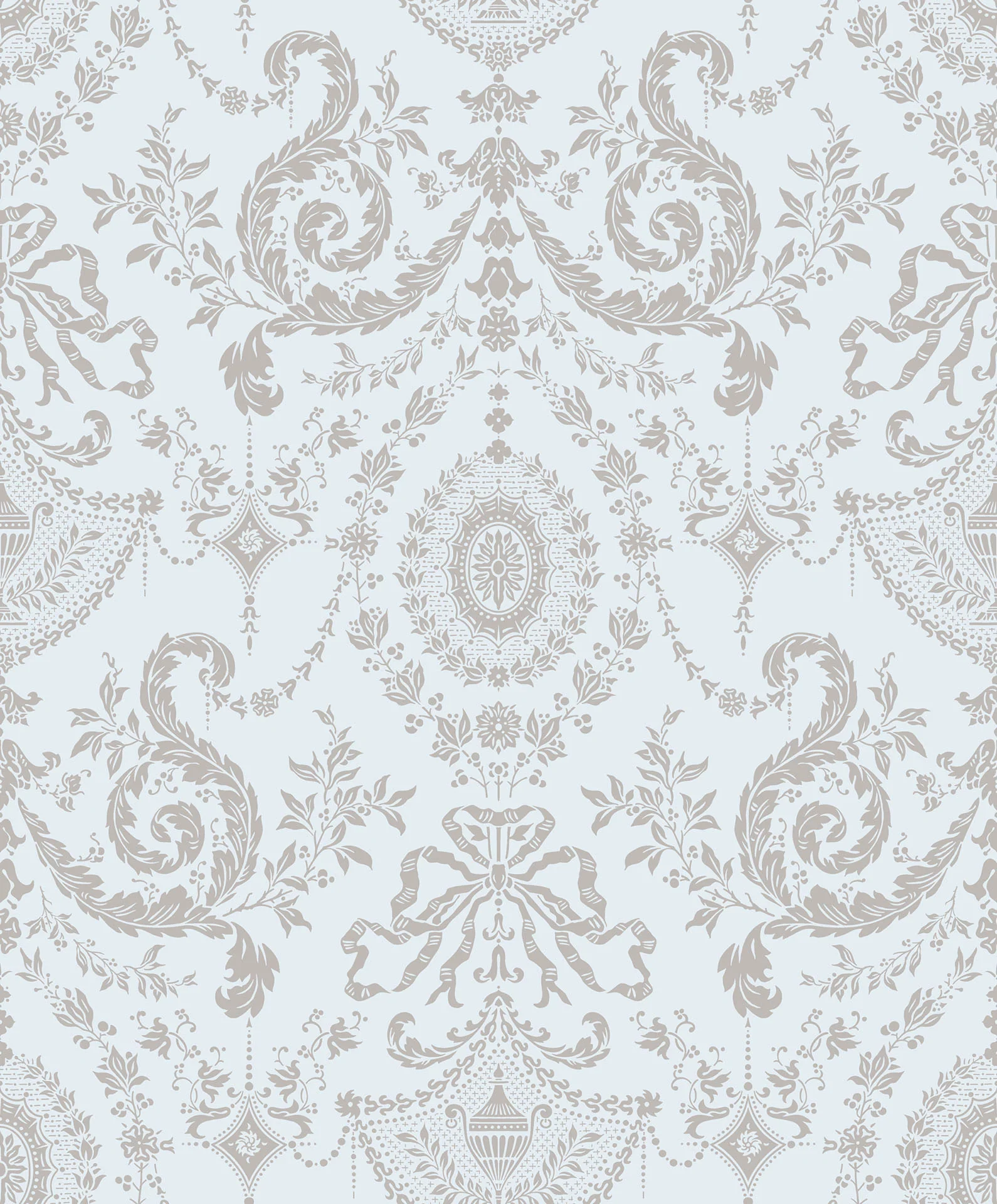 Metallic Gilver on Pale Seafoam