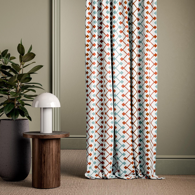Clarke & Clarke Hemlock - Dekostoff mit geometrischer Stickerei