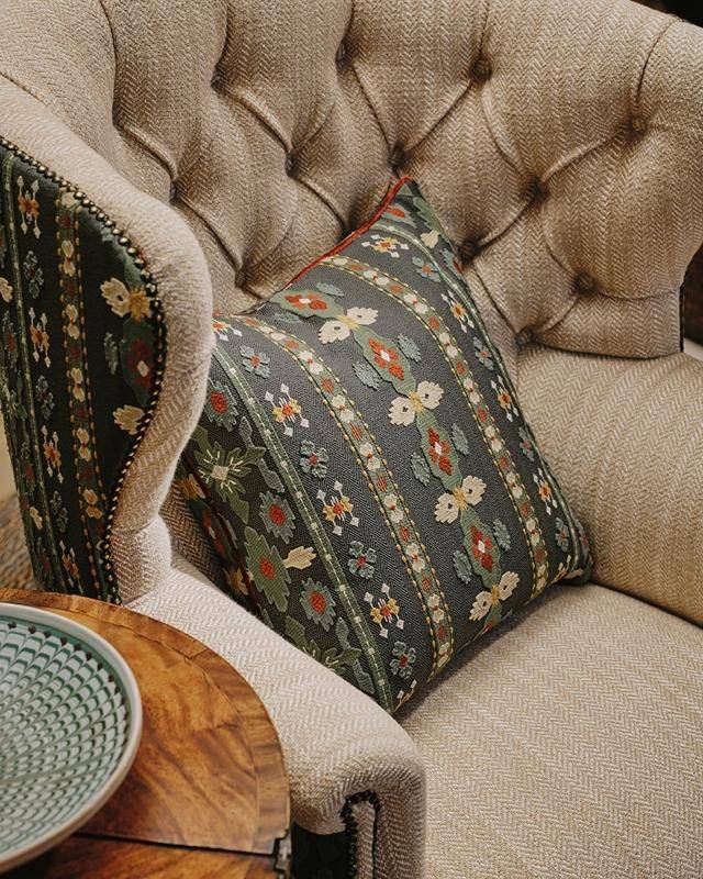 Colefax and Fowler Pembury | Dekostoff mit geometrischer Stickerei