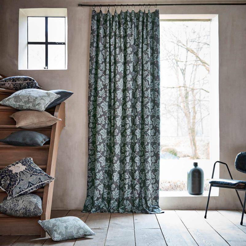 Morris & Co Pure Bramble Embroidery