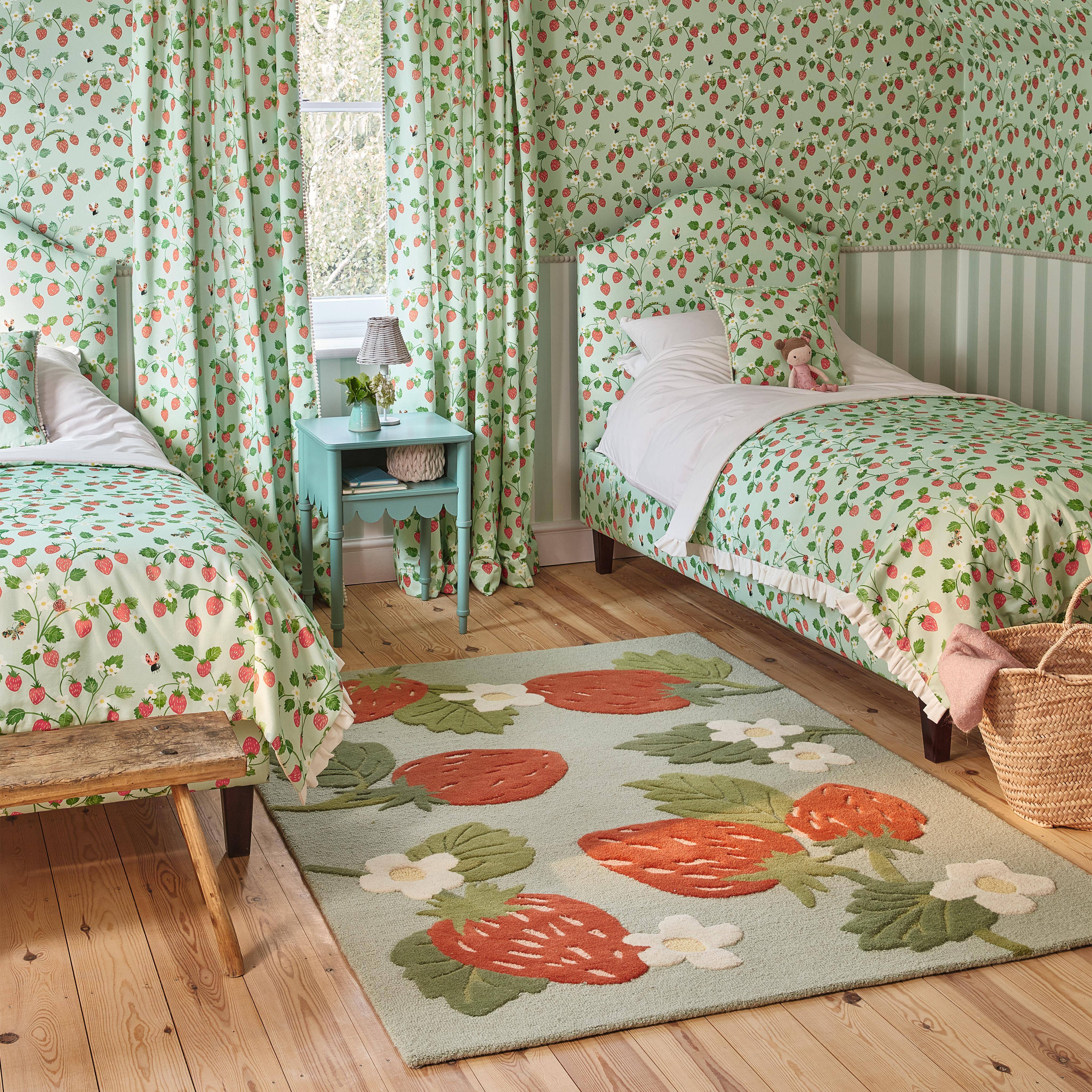 Villa Nova Strawberry Patch Villa Nova Strawberry Patch