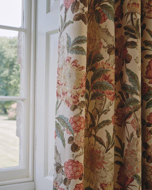 Colefax and Fowler Pendine | Floraler Vorhangstoff