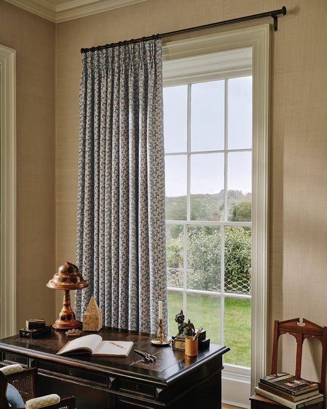 Colefax and Fowler Fleet Stripe Sisal Wallpaper