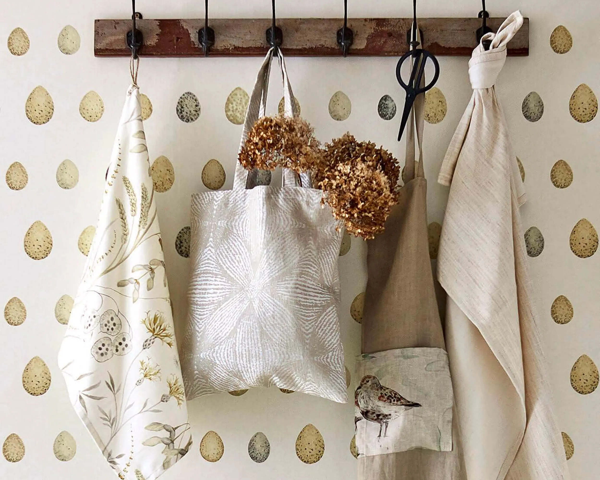 Sanderson Nest Egg Wallpaper