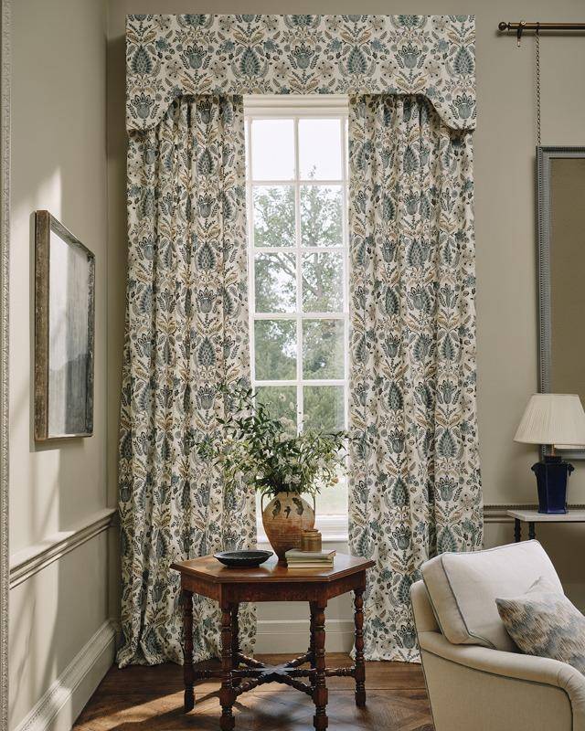 Colefax and Fowler Calcott | Bestickter Vorhangstoff