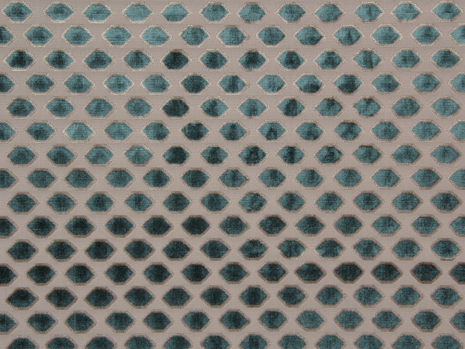 696