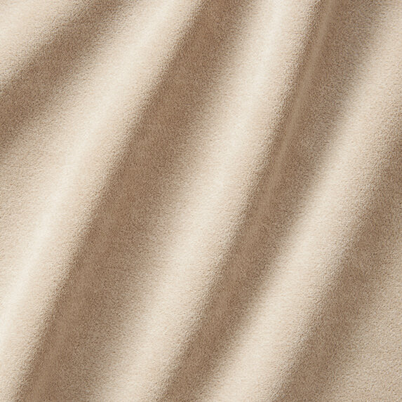 885