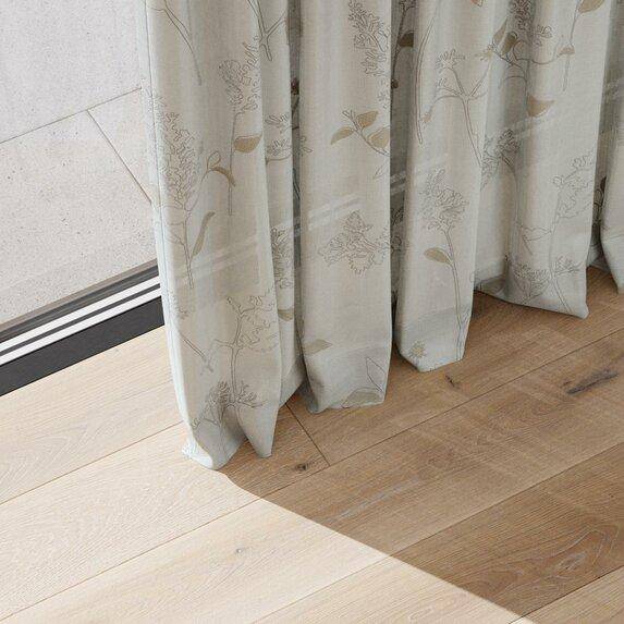 ADO Botanica – ein Stoff mit eleganter Stickerei und Organza-Blättern