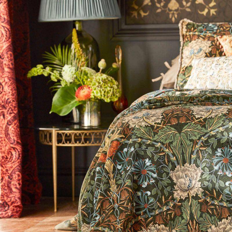 Morris & Co Honeysuckle and Tulip Velvet 