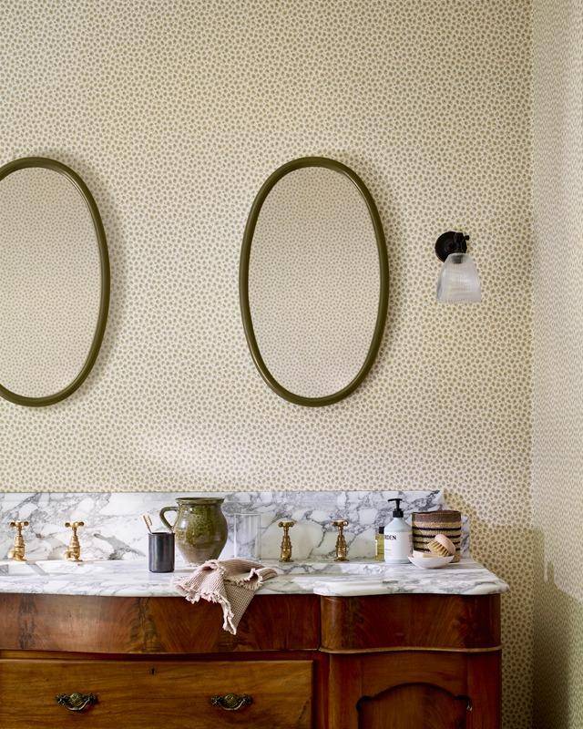 Jane Churchill Cleo Wallpaper