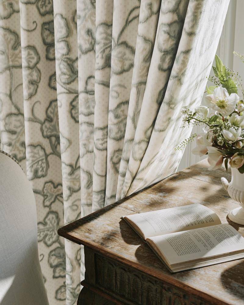 Colefax & Fowler Leaf Damask  