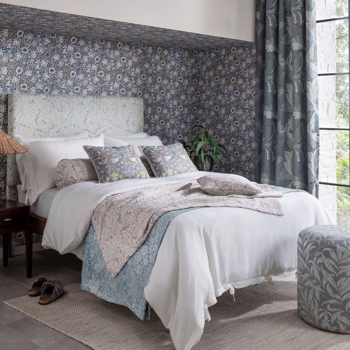 Clarke&Clarke Acanthus Jacquard