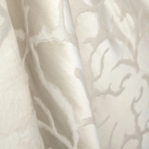 Casamance Saint Louis Vorhangstoff mit floralem Lurex-Jacquard