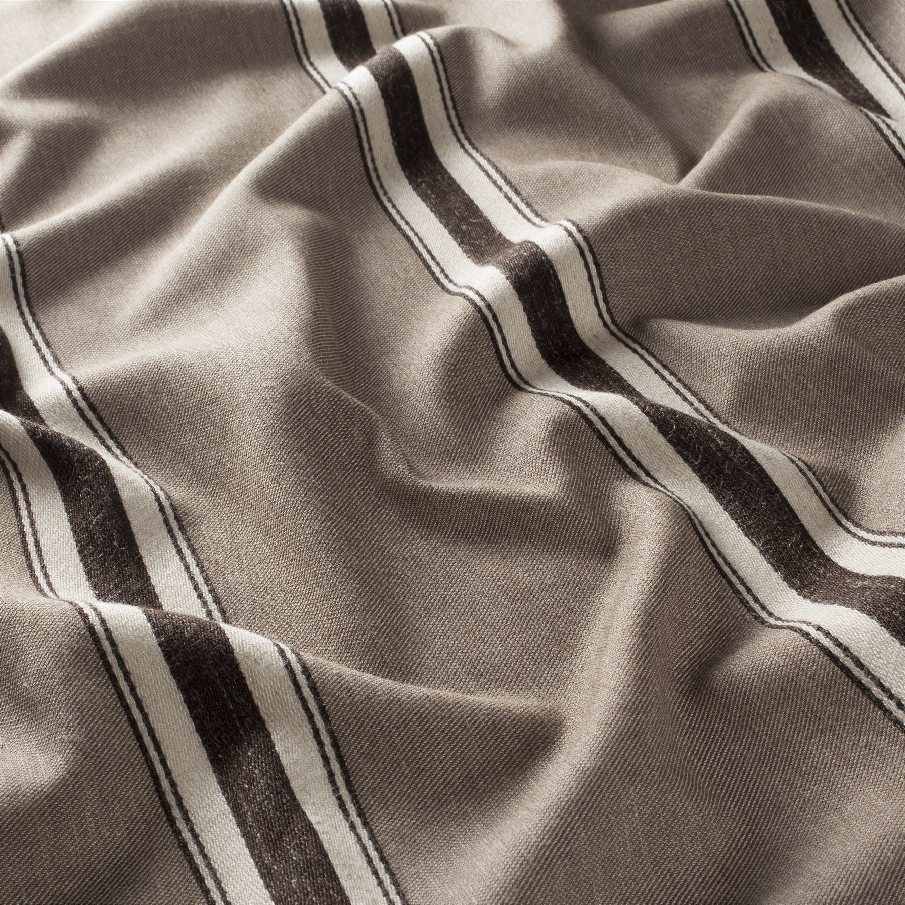 Carlucci Linear Luxe – Vorhangstoff Streifen Jaquard 300cm