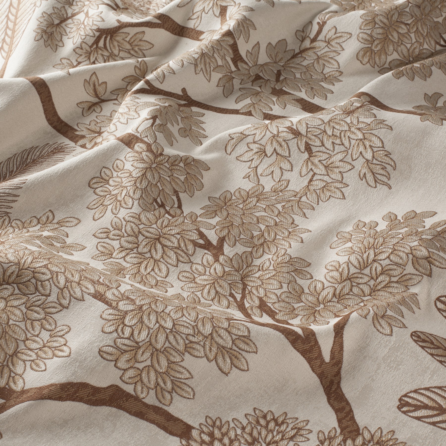 JAB Whisper Wood – Vorhangstoff mit Floralem Muster