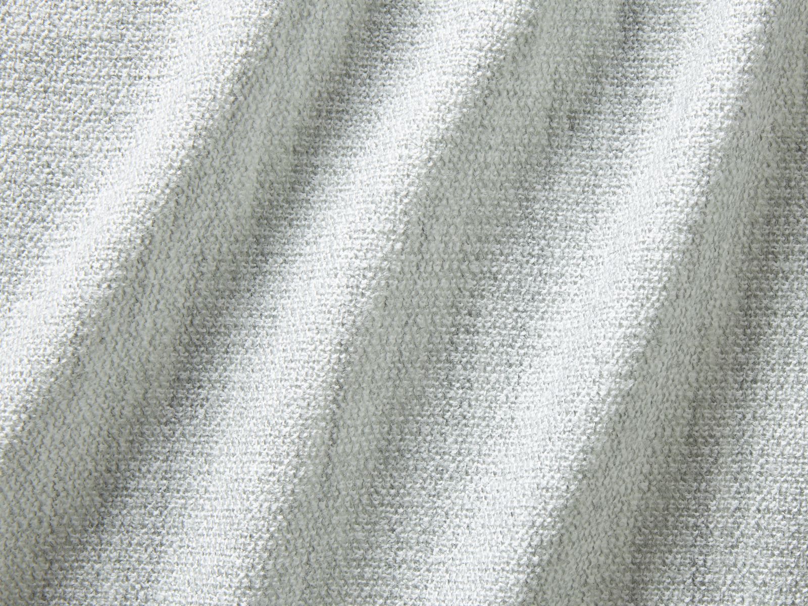 992