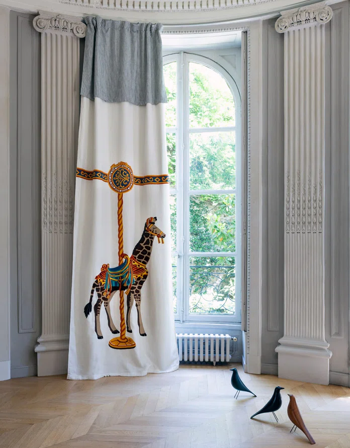 Pierre Frey La girafe du carrousel 