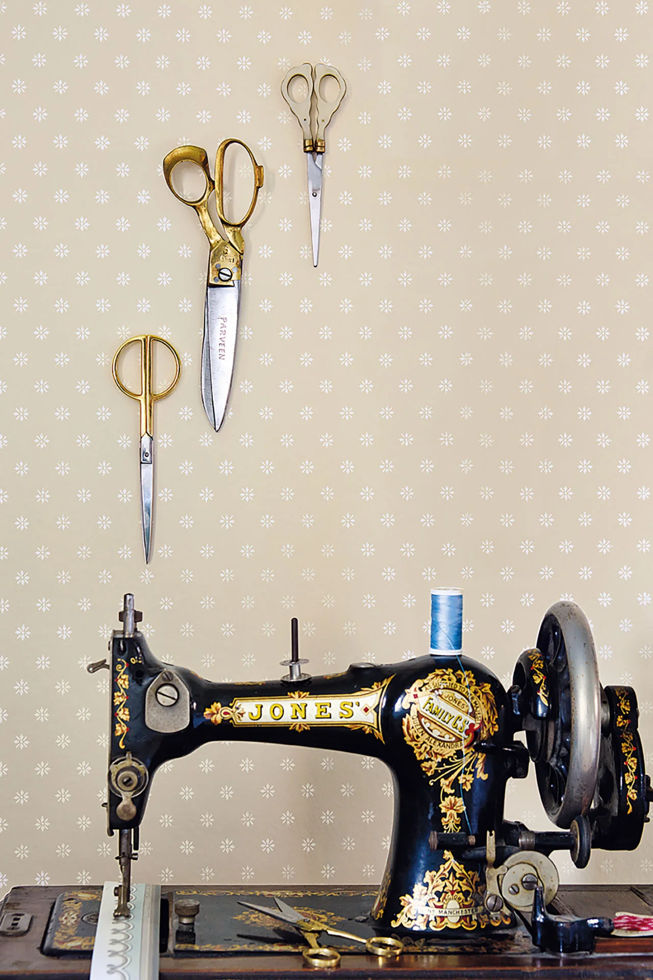 Cole & Son Victorian Star