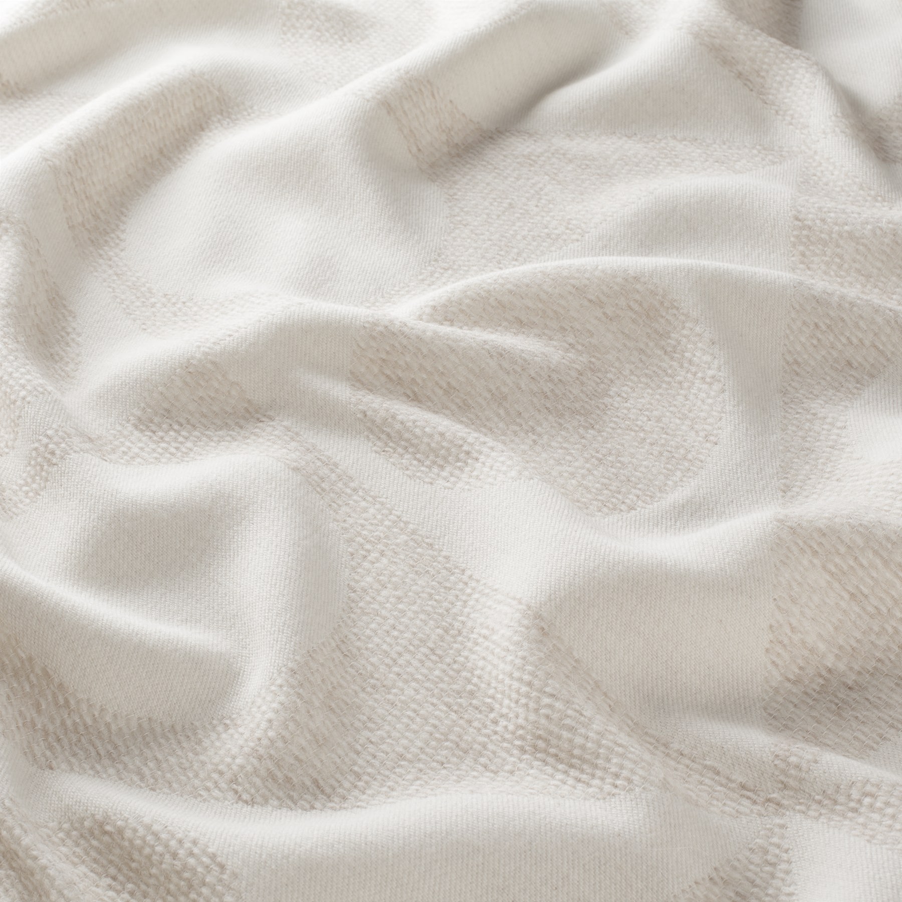 Carlucci Inner Circle – Dekostoff elegant bestickt