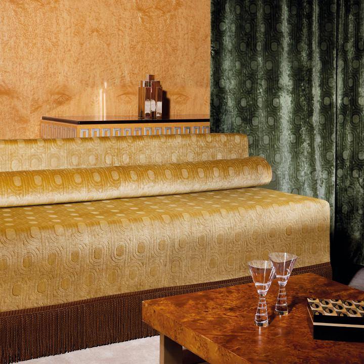 Kirkby Cornice – weicher Samt mit grafischem Retro-Motiv