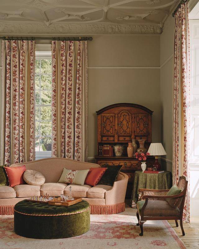 Colefax and Fowler Appleby | Dekostoff mit floralem Streifenmuster