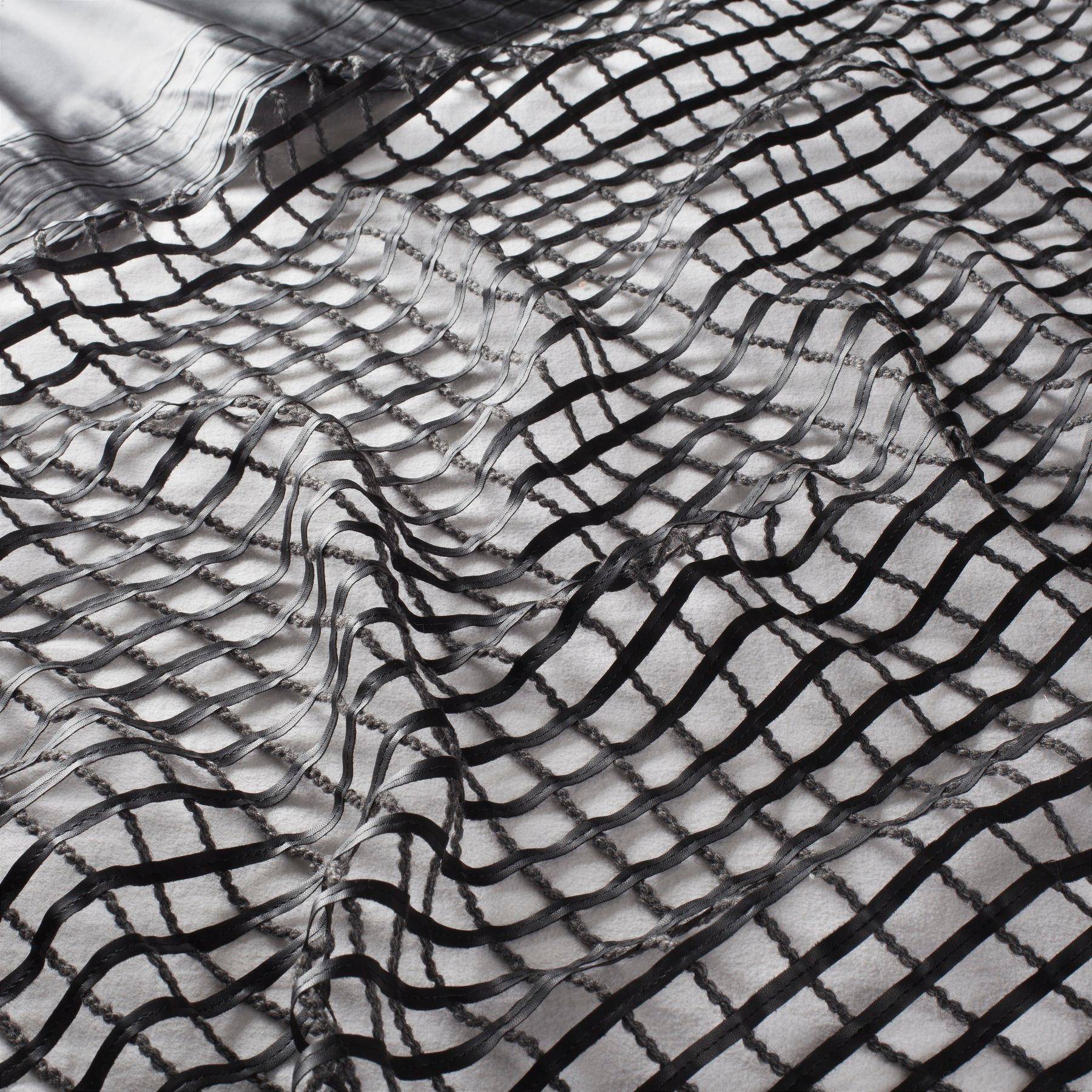 Chivasso Chain Reaction – Vorhangstoff Netzgewebe Kunstleder