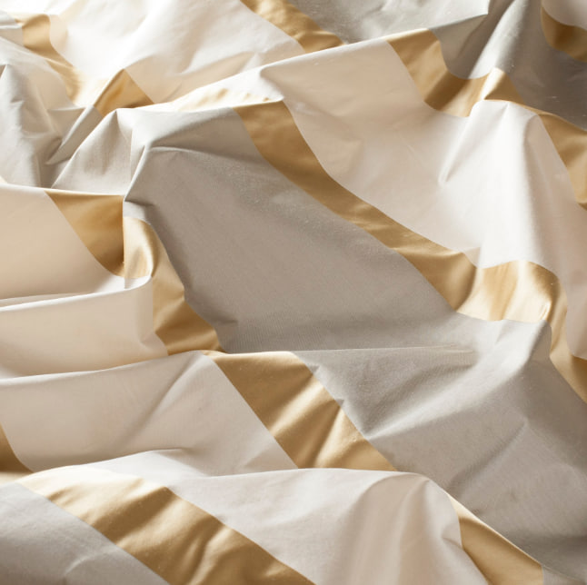 JAB Aloro – Shantung Seide im Streifendesign