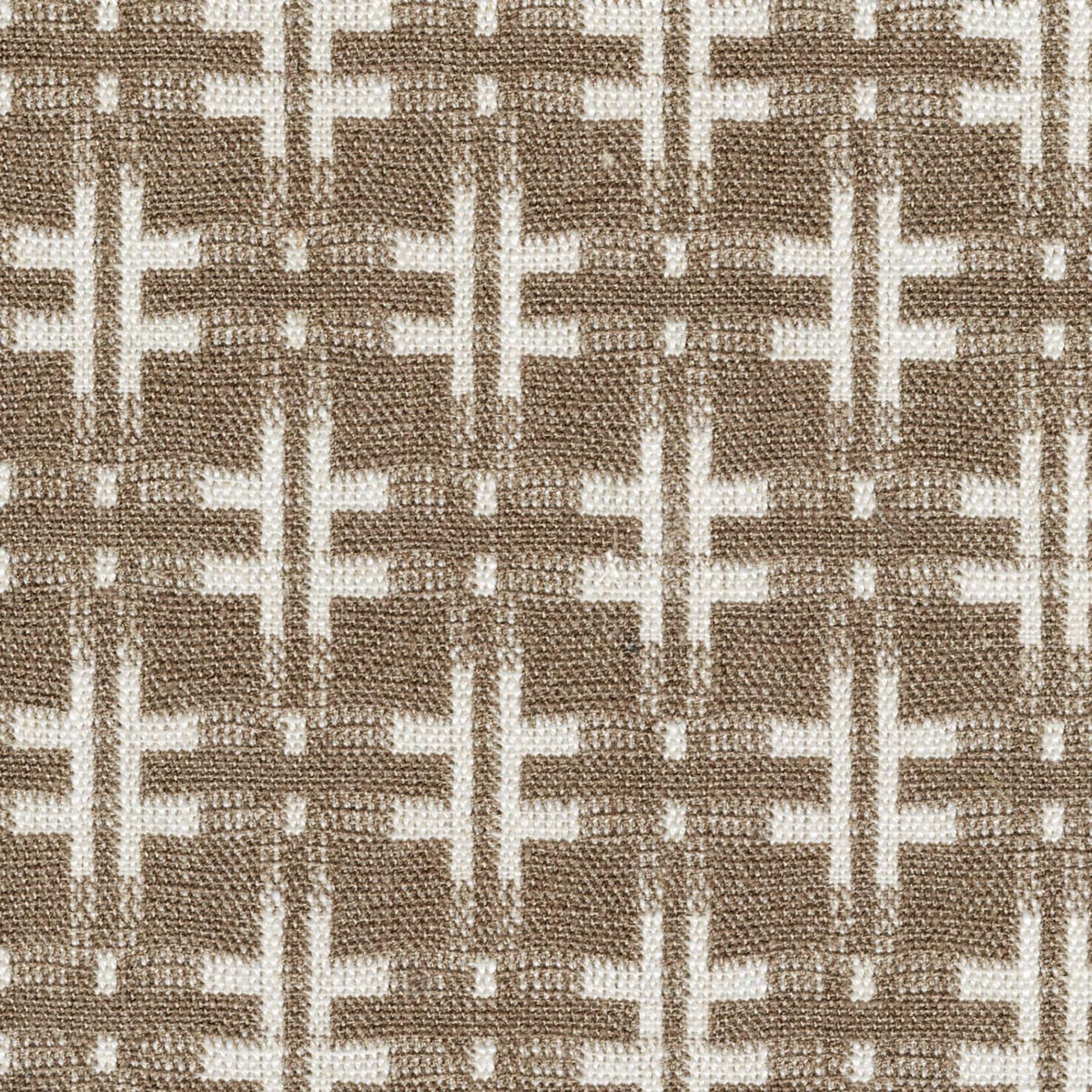 Il écoute la pierre tomber