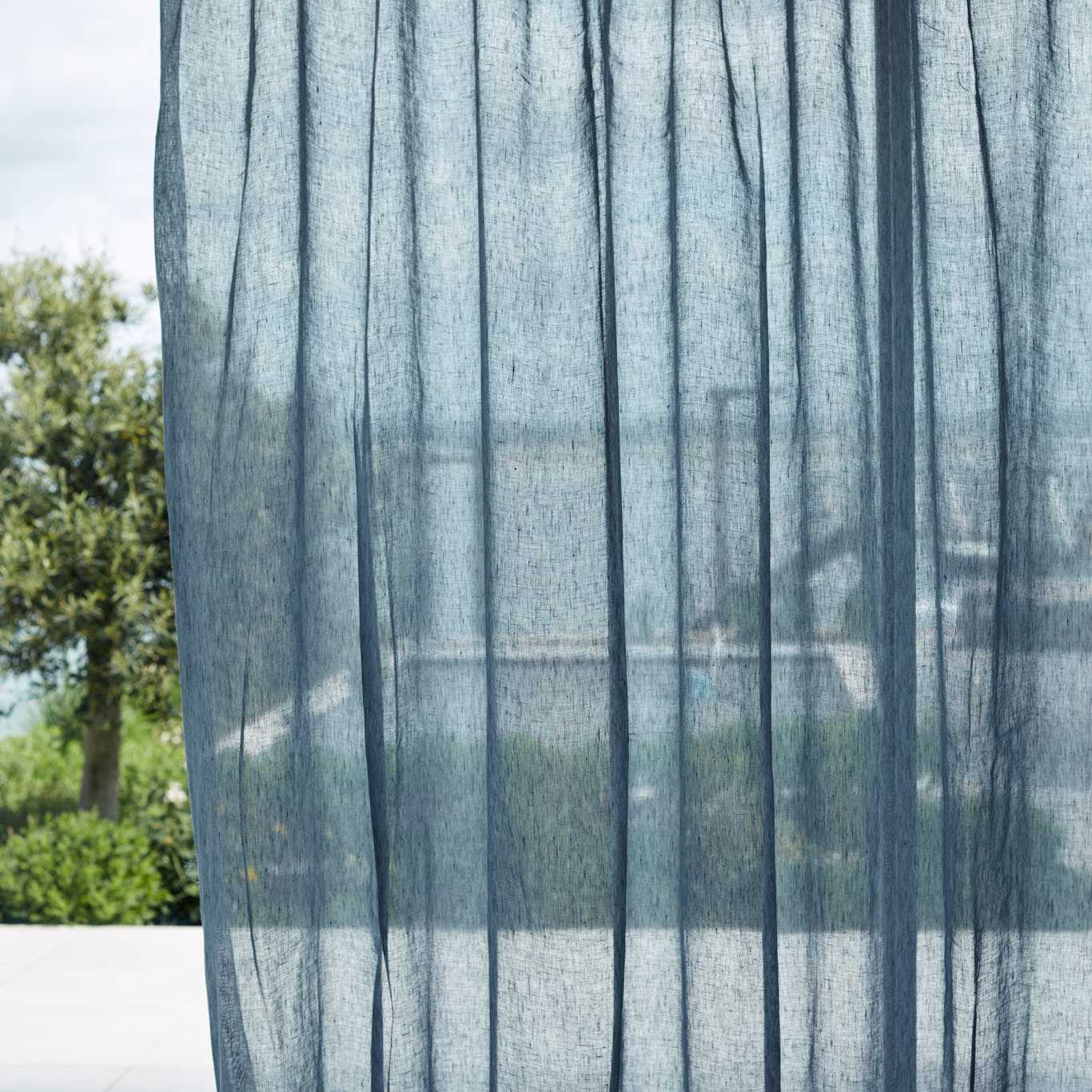 Harlequin Lucent Sheer