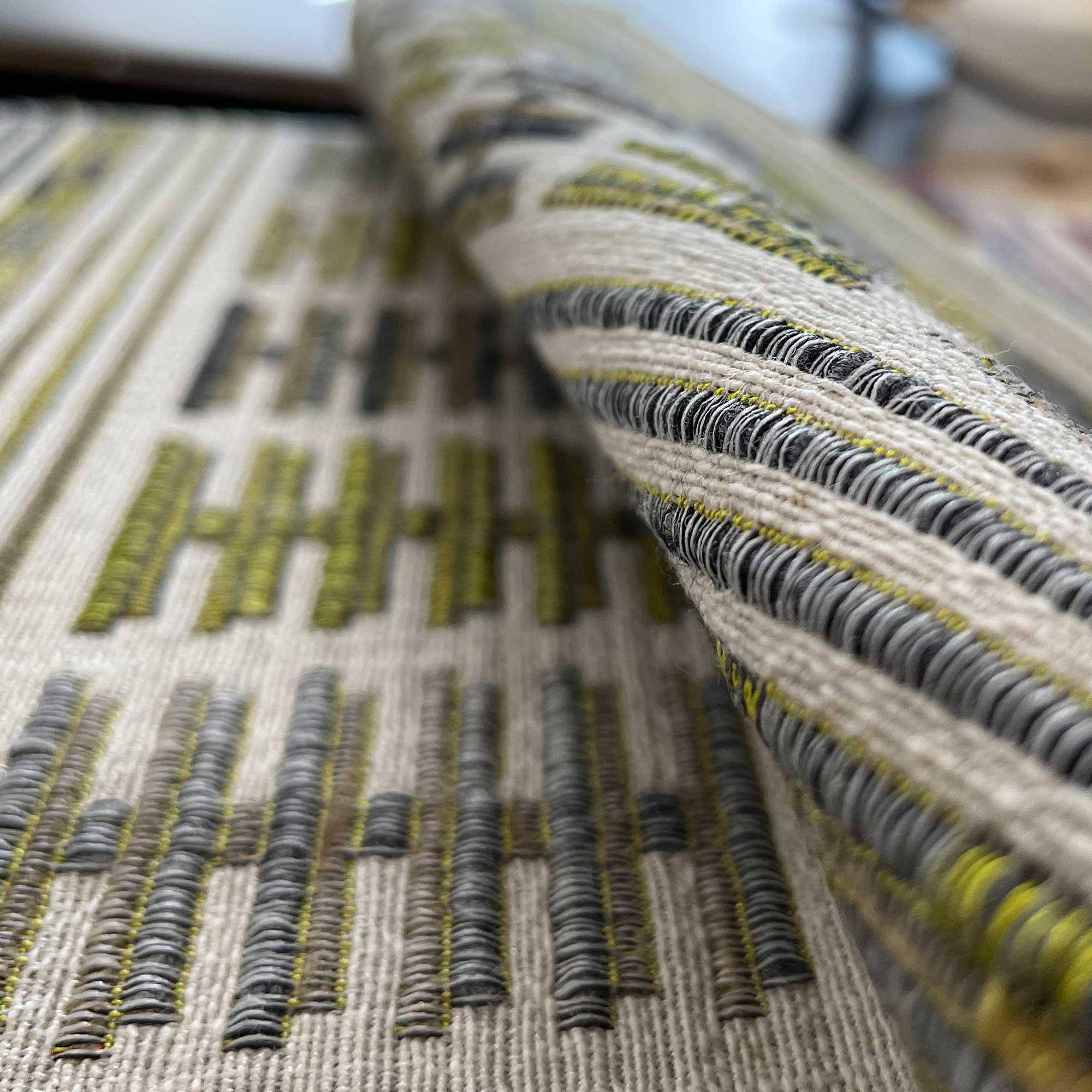 Gastón y Daniela Toro Sentado