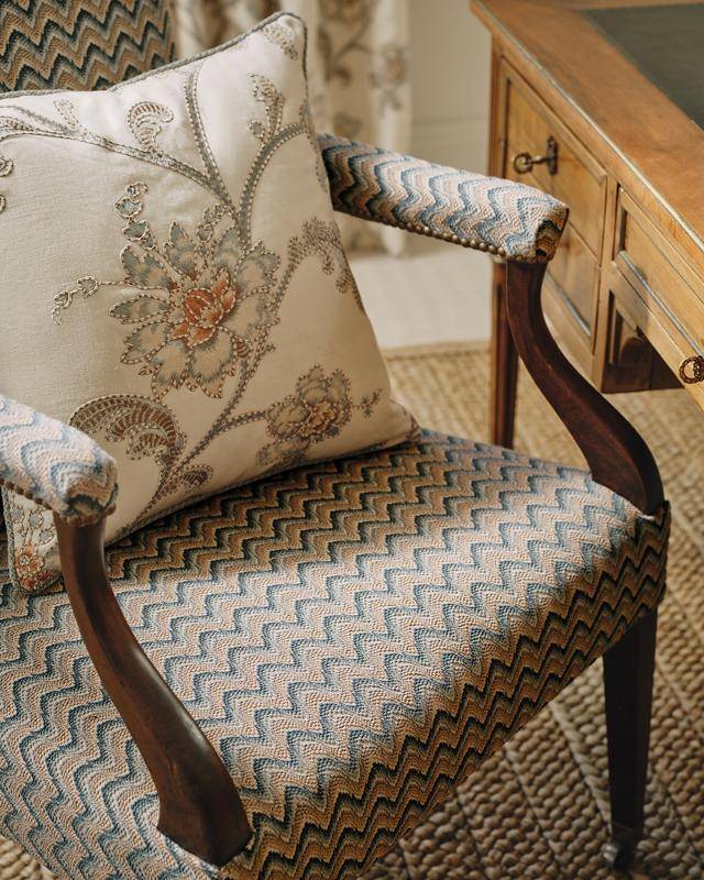Colefax and Fowler Genevieve | Leinenstoff mit Stickerei