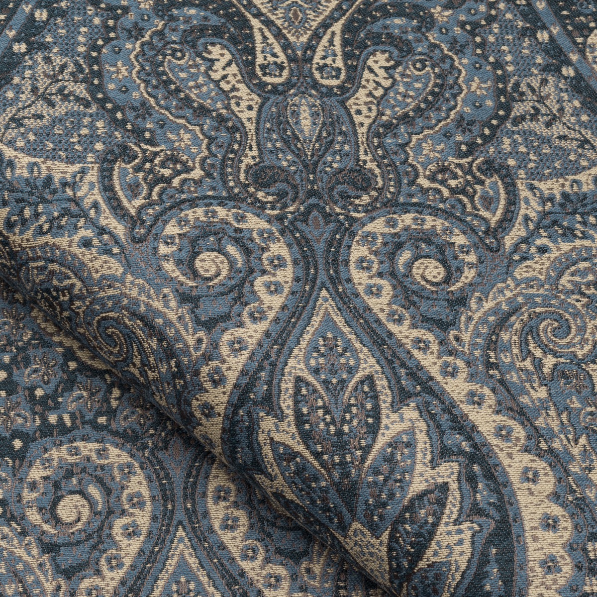 Nobilis Paisley