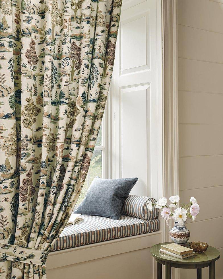 Jane Churchill Leon Stripe
