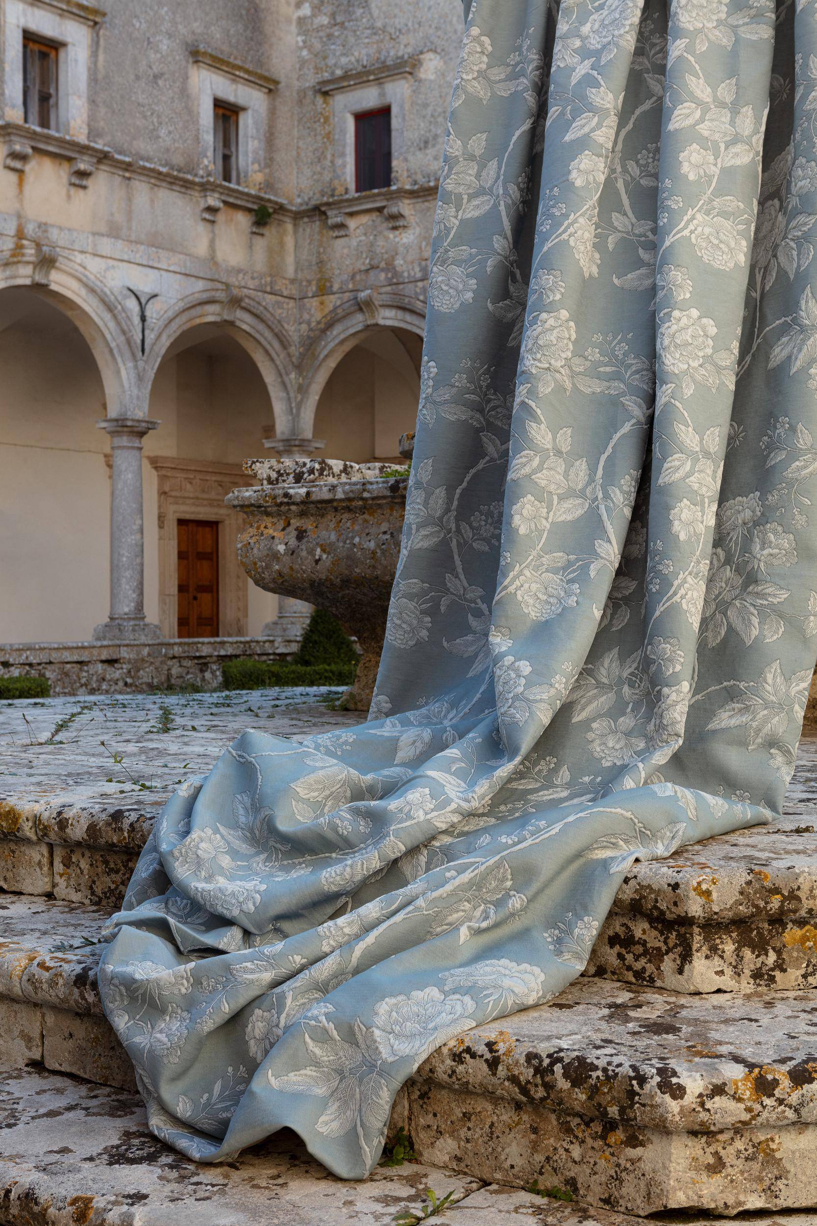 Fischbacher 1819 Country Rose