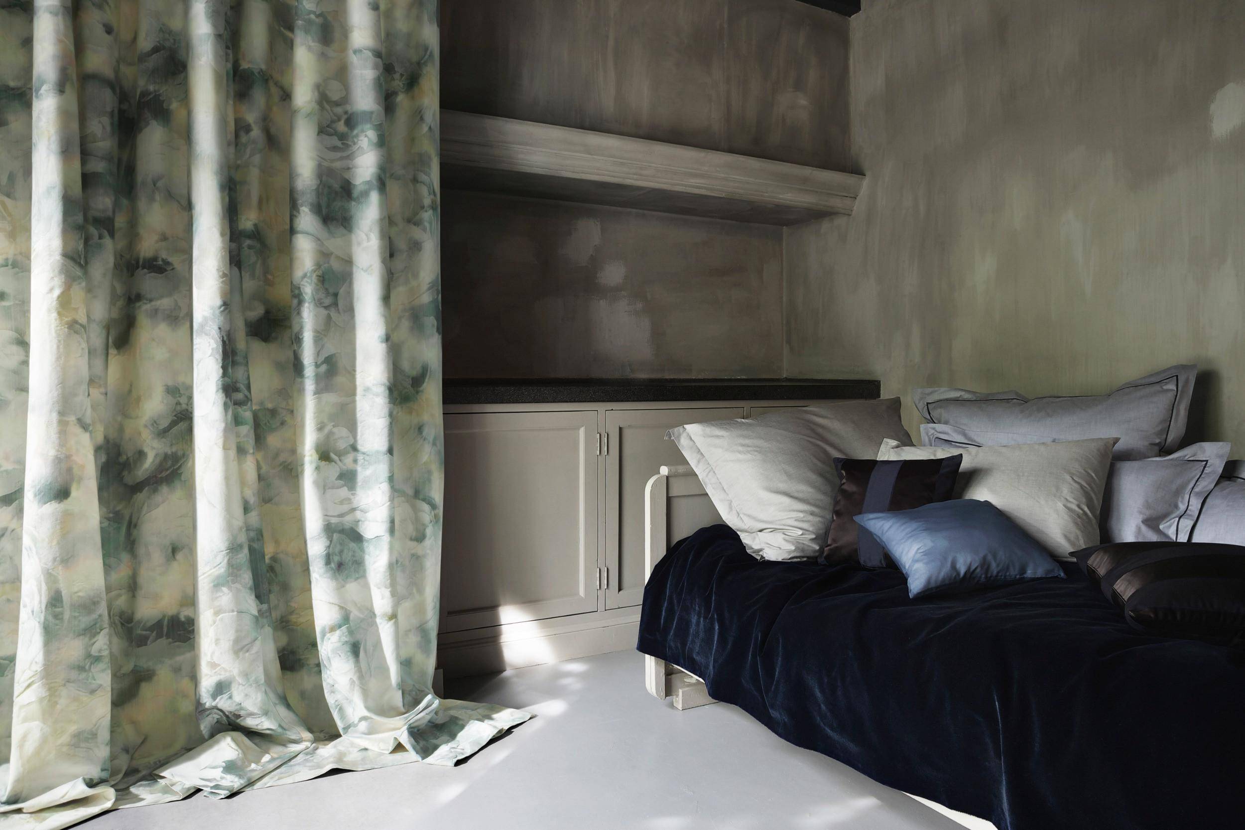 Fischbacher 1819 Antoinette