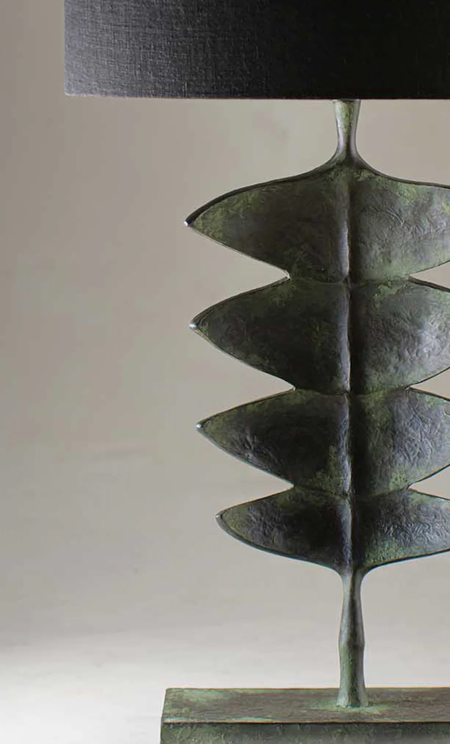 Porta Romana Giacometti Leaf Lamp