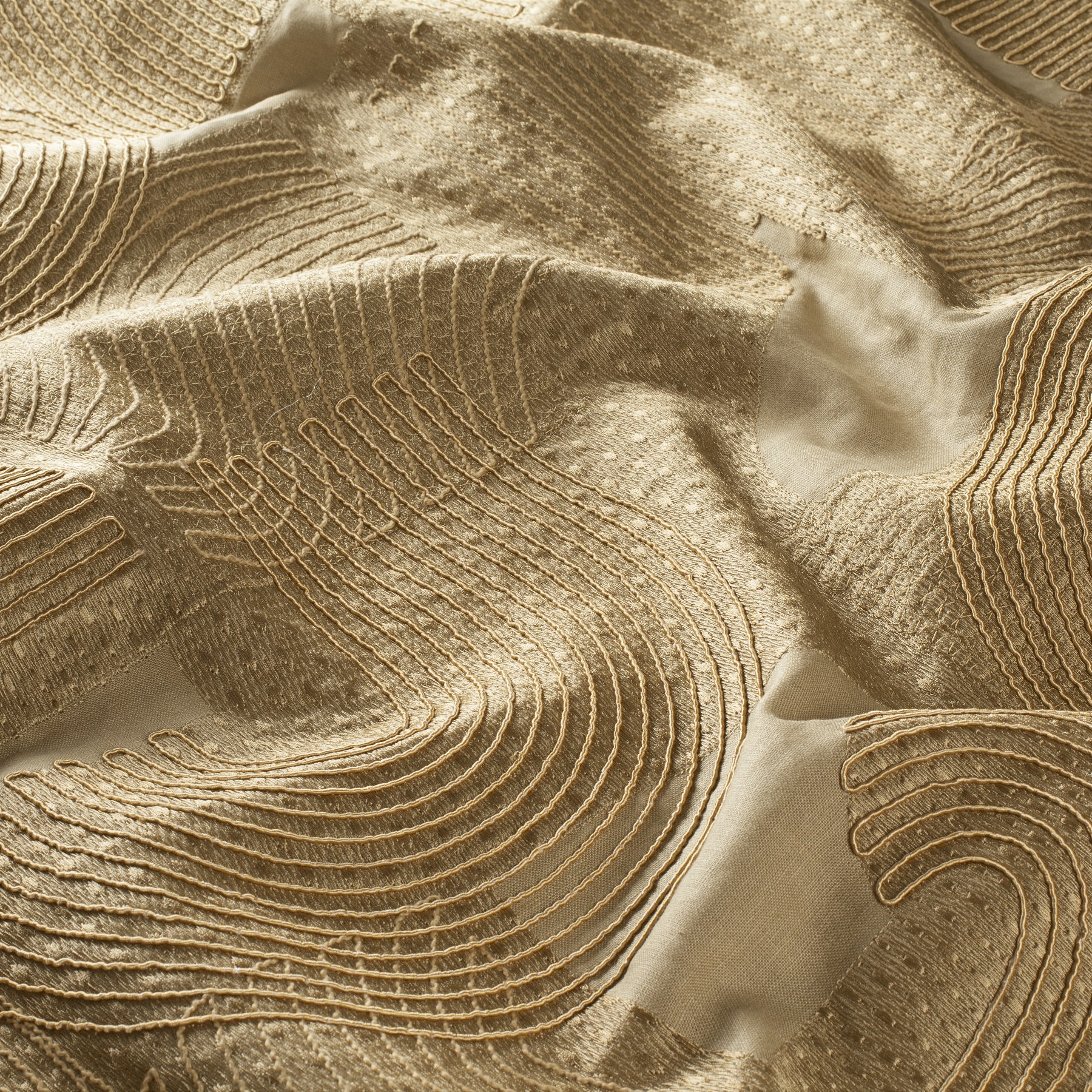 Carlucci Fields of Gold – Vorhangstoff Leinen kunstvoll bestickt