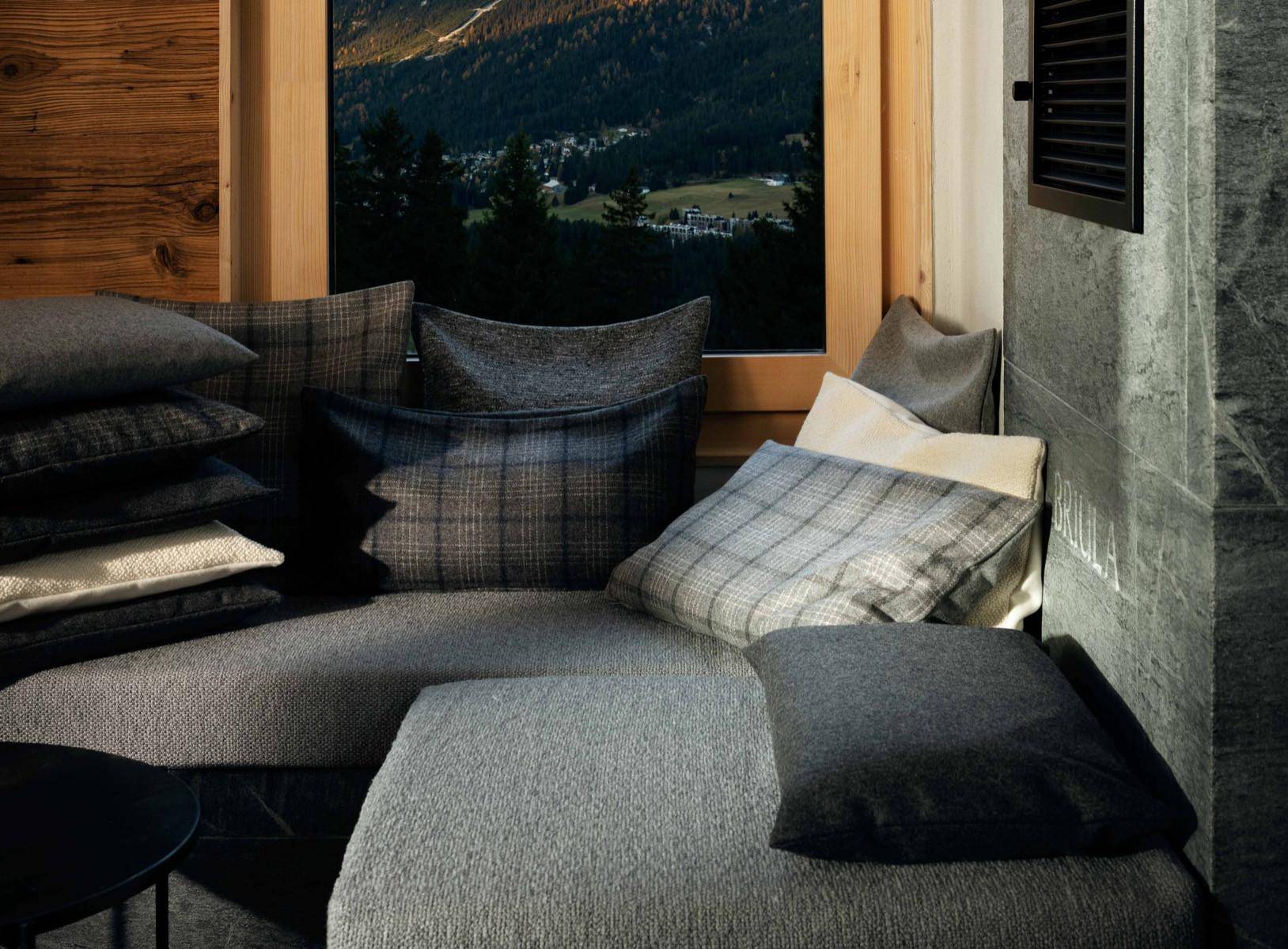 Fischbacher 1819 Benu Raw