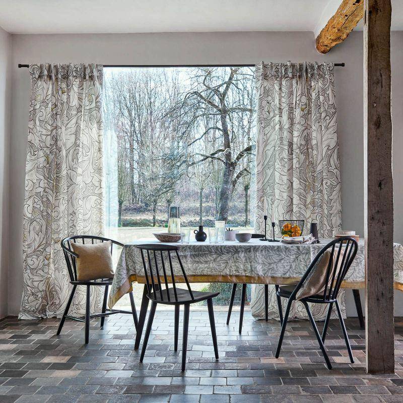 Morris & Co Pure Bachelors Button print 