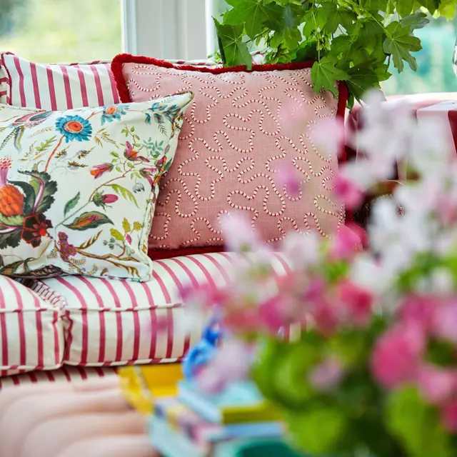 Harlequin Ribbon Stripe