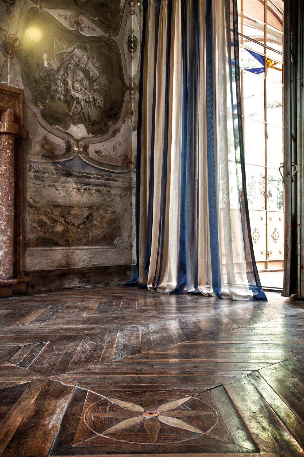 Fischbacher 1819 Gold Stripe