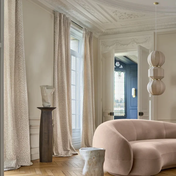 Casamance Paris Lumière – Vorhangstoff mit Lichtspiel
