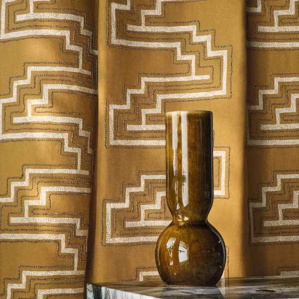 Casamance Uluwatu – bestickter Leinen Vorhangstoff