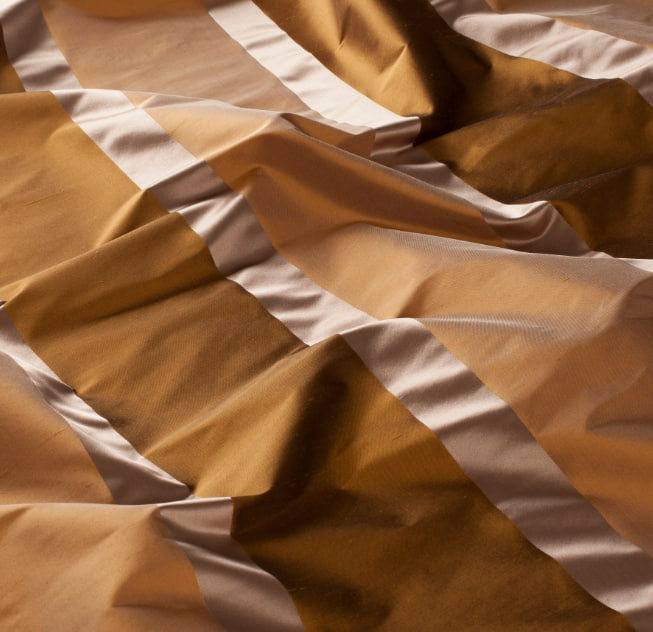 JAB Aloro – Shantung Seide im Streifendesign