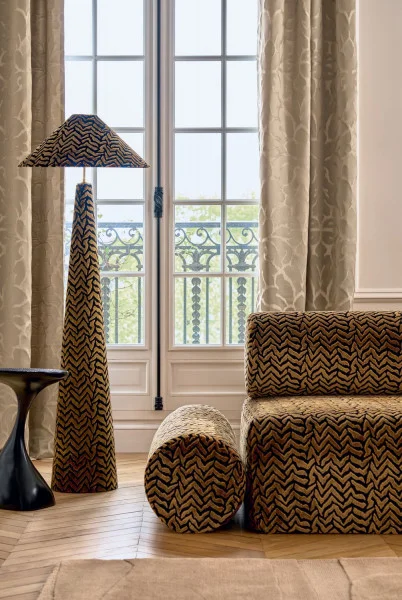 Casamance Silhouette – geometrischer Jacquard-Samt